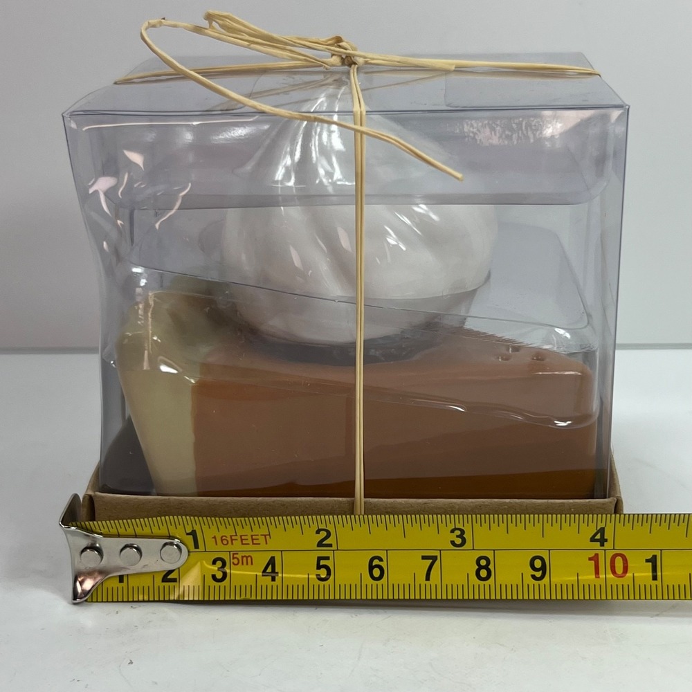 Unbranded Pumpkin Pie Salt and Pepper Shakers Set OS Orange New Holiday Decor - Picture 11 of 11